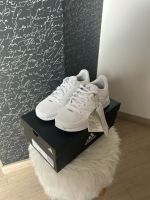 Adidas Turnschuhe in Größe 32 *neu mit Etikett* Nordrhein-Westfalen - Blankenheim Vorschau