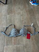 Esprit Bikini Oberteil Größe 80B, neu mit Etikett! Niedersachsen - Rühen Vorschau