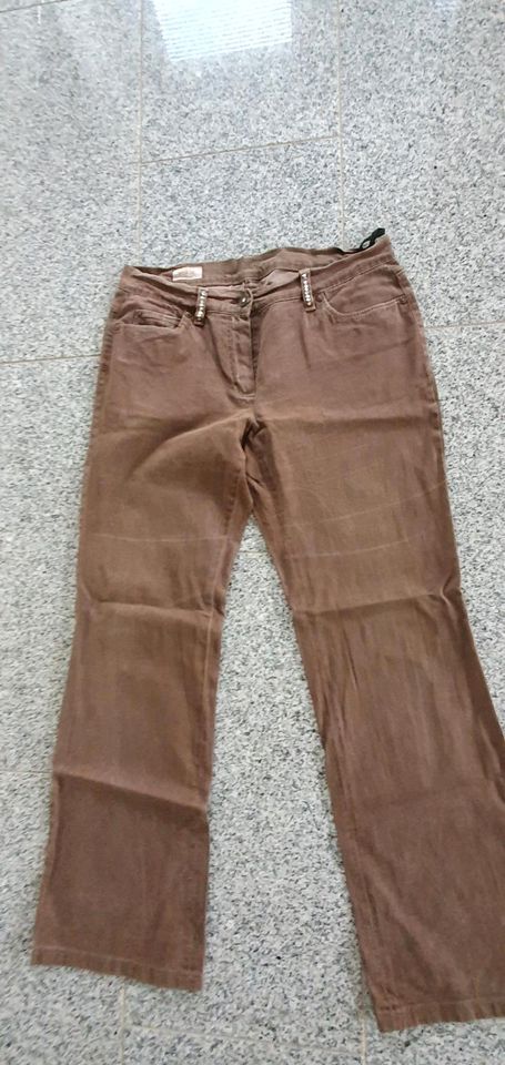 Jeans Hose Basler 40 braun Strasssteine auf den Schlaufen in Fürth