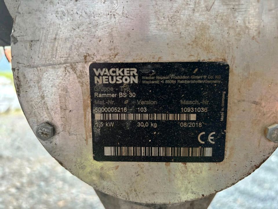 Wacker Neuson 2-Takt Stampfer für Rohrzwickel in Schlitz