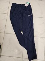 Nike Kinder Jogginghose Trainingshose marine Hose Gr. 164 Bayern - Ensdorf Vorschau