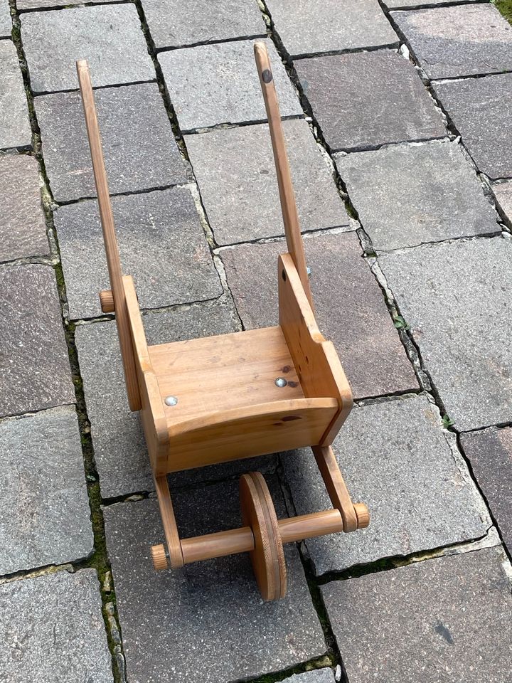 Kindersitz-Schubkarre, Spielgerät in Birgland