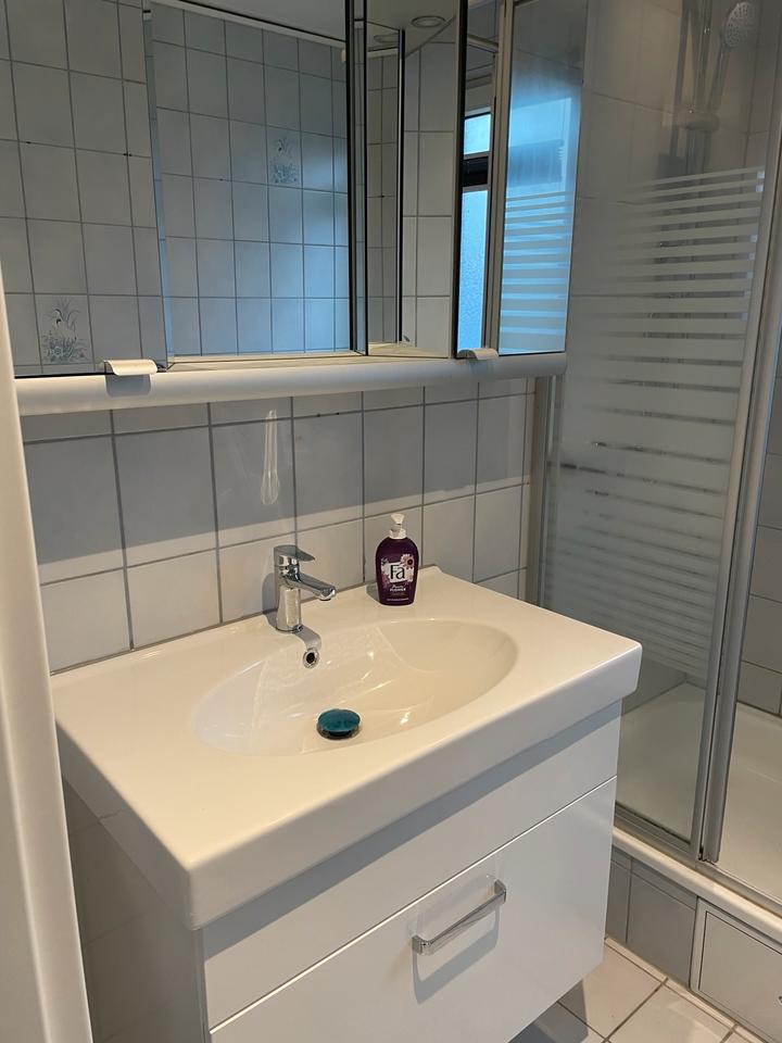 Schöne moderne gut geschnittene Dachgeschoss Wohnung mit EBK in Marl