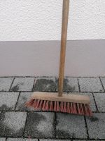 Stabiler Straßenbesen 190cm gebraucht Baden-Württemberg - Ostrach Vorschau