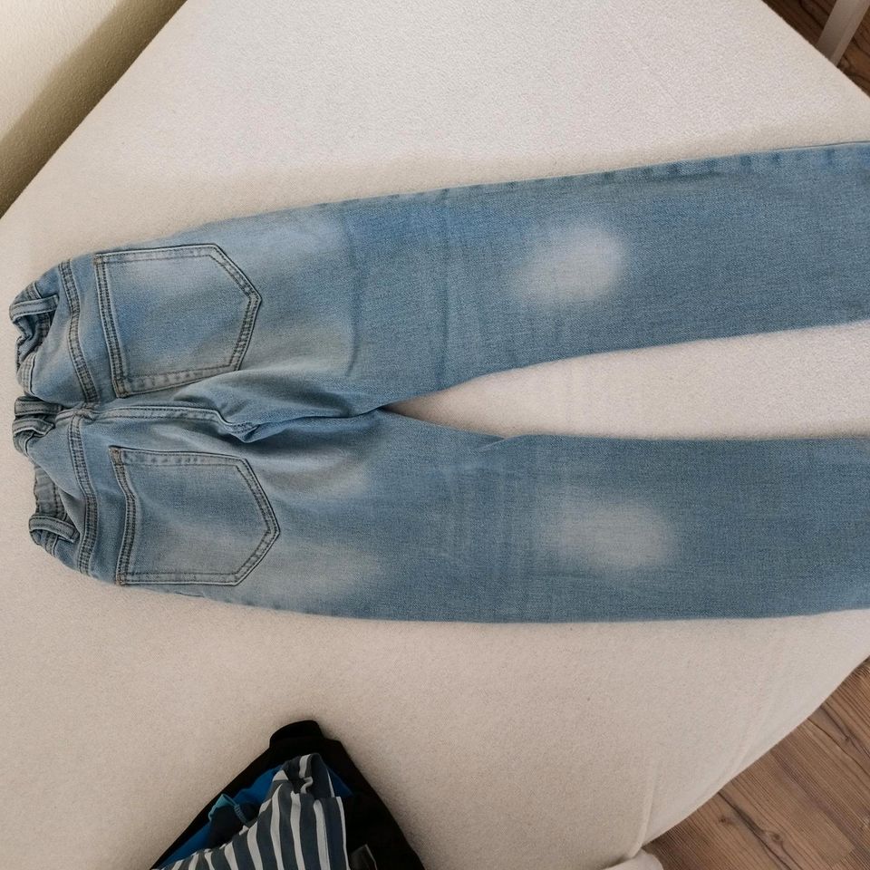 Jeanshose Größe 140, skinny fit in Burgheim