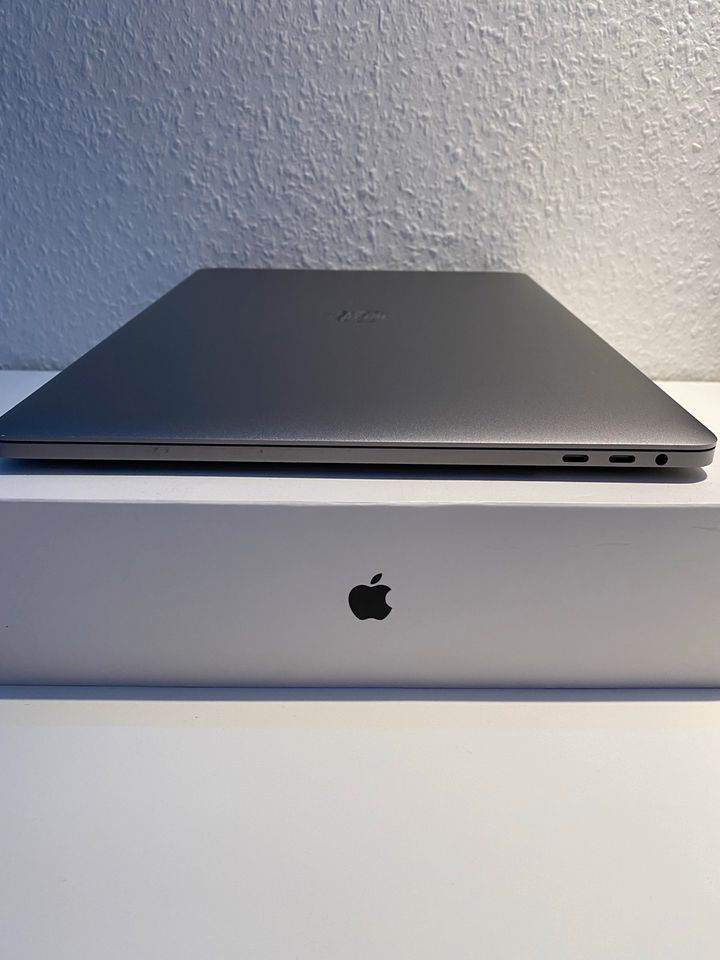 MacBook Pro 15 Zoll 16gb Touchbar in Varel