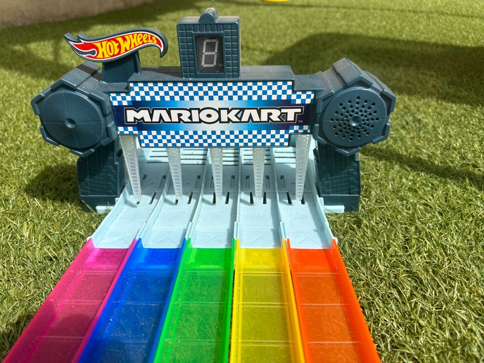 Mario Kart Regenbogenbahn GXX41, Rainbow Race in Essen