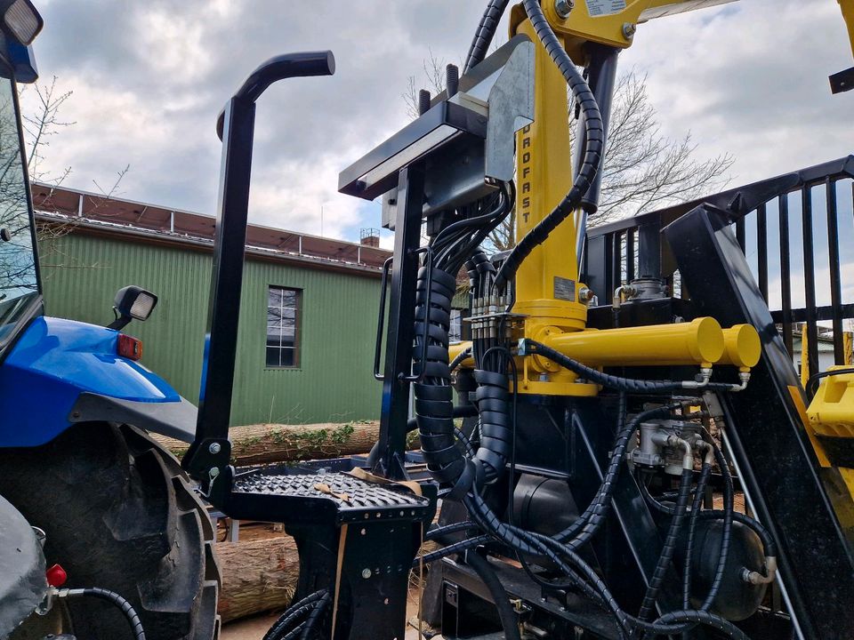 14,5t Holzrückewagen Rückewagen mit Forstkran 700cm in Salzwedel