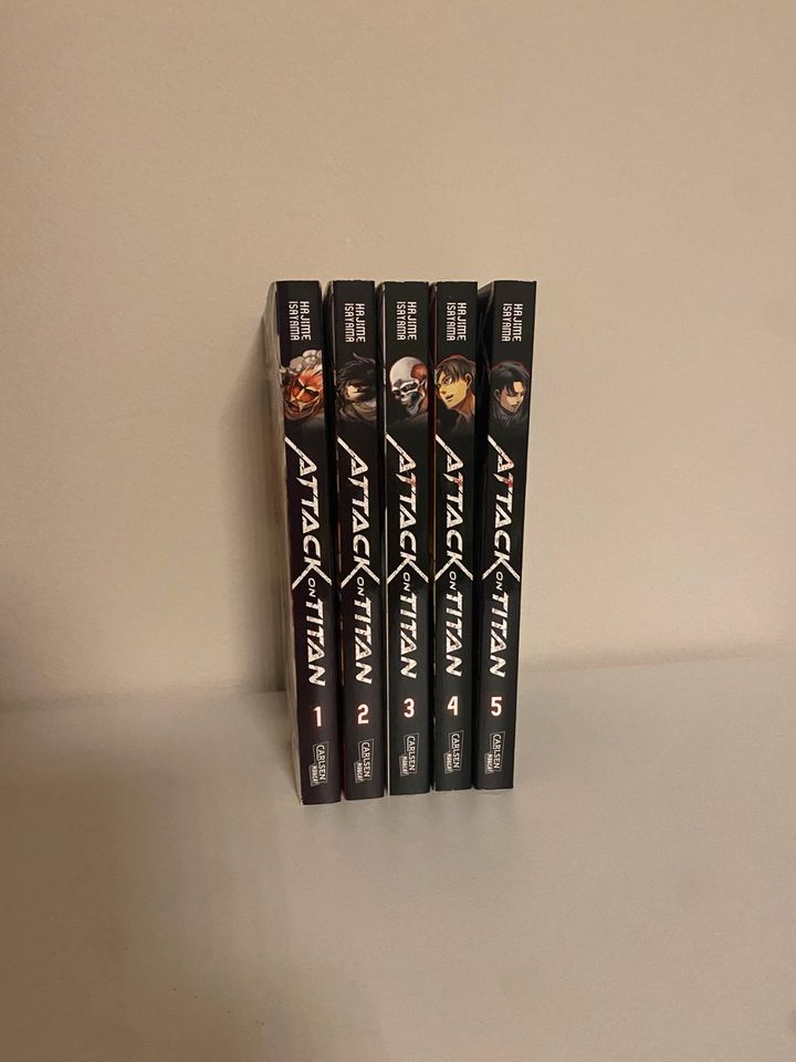 Attack On Titan Manga Band 1-5 in Baiersdorf