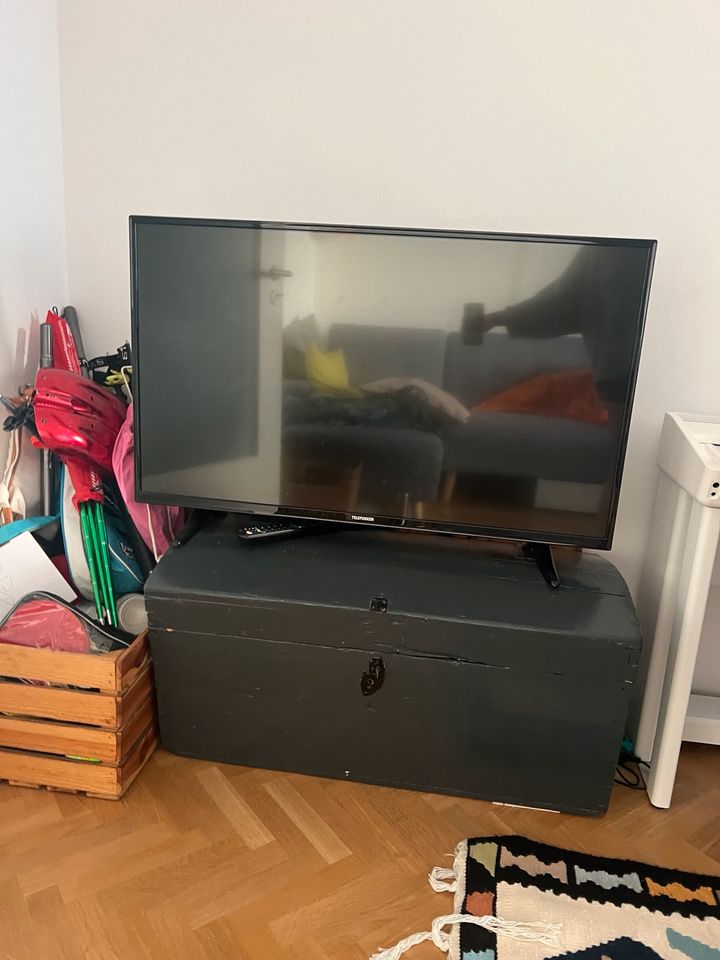 Telefunken Fernseher Smart-TV (41 Zoll) HD in München