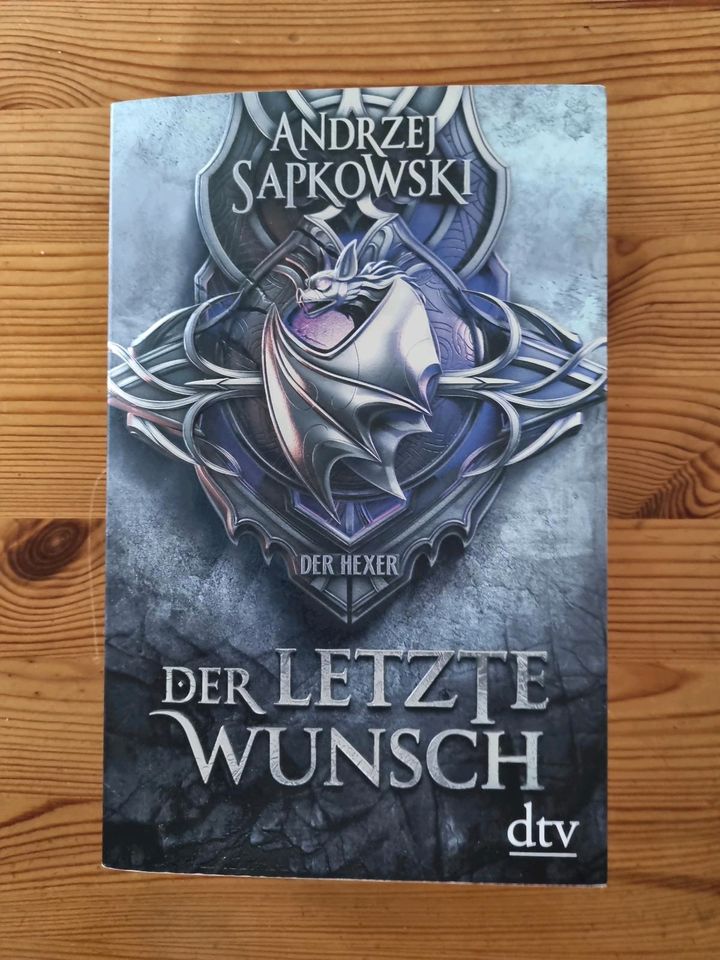 Andrzej Sapkowski, Der letzte Wunsch. Der Hexer in Altenstadt