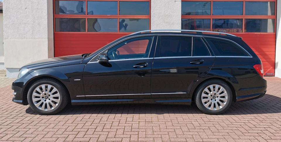 Mercedes Benz C Klasse W204 Avantgarde AMG sehr gepflegt in Zscherben