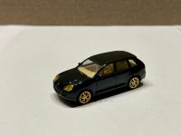 Herpa Porsche Cayenne Turbo Sondermodell Advent schwarz/gold 1:87 Niedersachsen - Harpstedt Vorschau