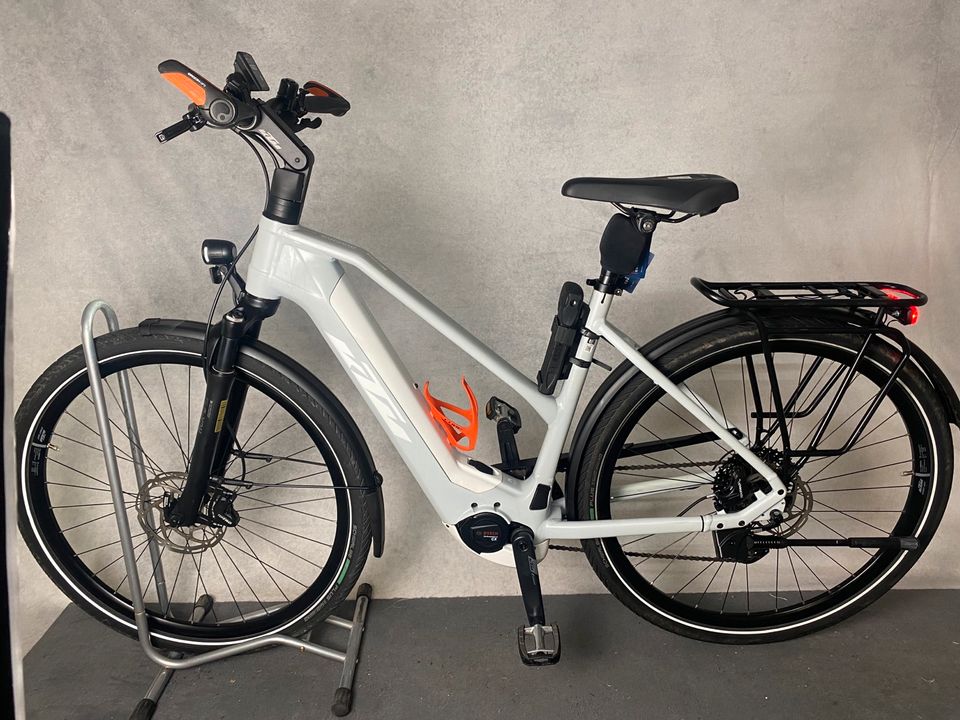 KTM Macina Style Pro Trekking E-Bike in Köln