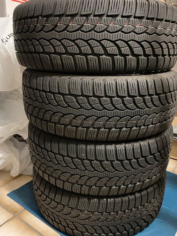 16 Zoll Audi A1 8X  / 195/50 R16 88H AO Alufelgen & Winterreifen in Leverkusen