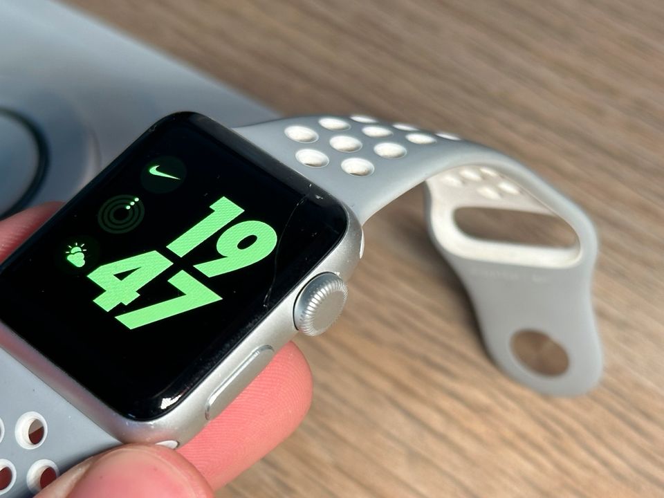 Apple Watch Series 2 Nike Aluminium case 38mm A1757 in Baden