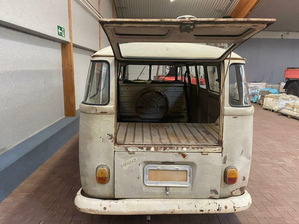 Volkswagen T1 Bus mit Scheiben Restaurierungsobjekt Verzollt in Sottrum