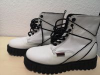 TOP Stiefelette, Boots, Schuh von Kickers, fast Neu, weiß, Gr. 37 Nordrhein-Westfalen - Baesweiler Vorschau