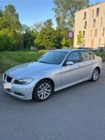 BMW 3er - 318i / E90 TOP Zustand Automatik SHZ Xenon Steuerkette Hessen - Hattersheim am Main Vorschau