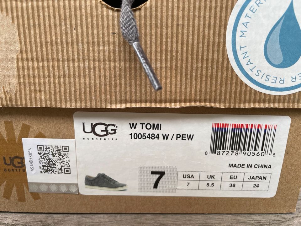 UGG Sneaker in Wildleder Gr. 38 in Hilden