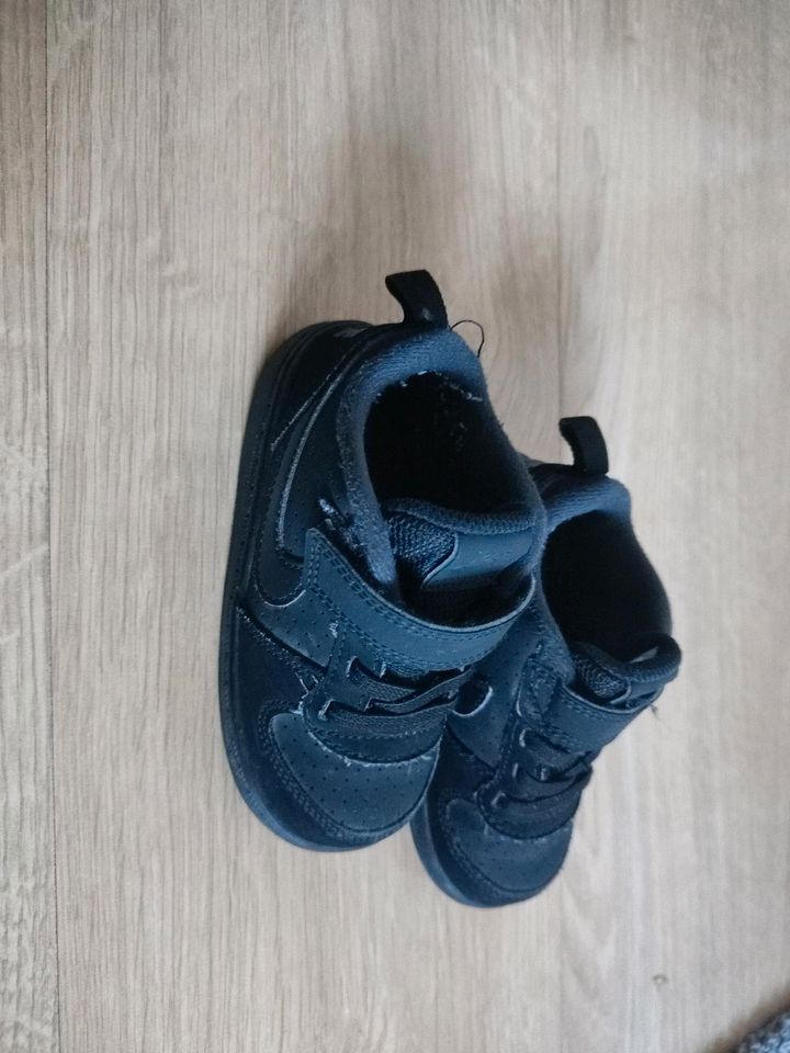 Baby Kinder Schuhe 23.5 / 24  Nike schwarz in Gummersbach