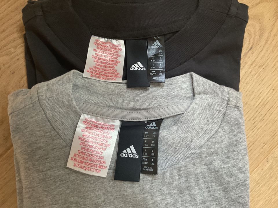 2 coole Adidas T-Shirts grau und schwarz 122/128 in Brühl