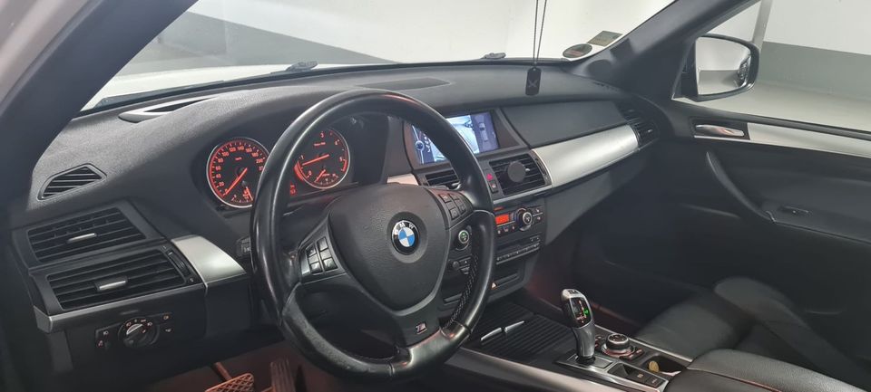 BMW x5 30d M Paket E70  mit Standheizung in Berlin