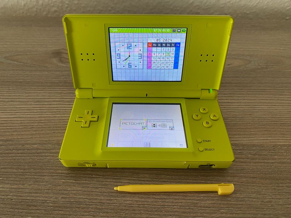 Nintendo DS Lite Grün Lime in Hamburg