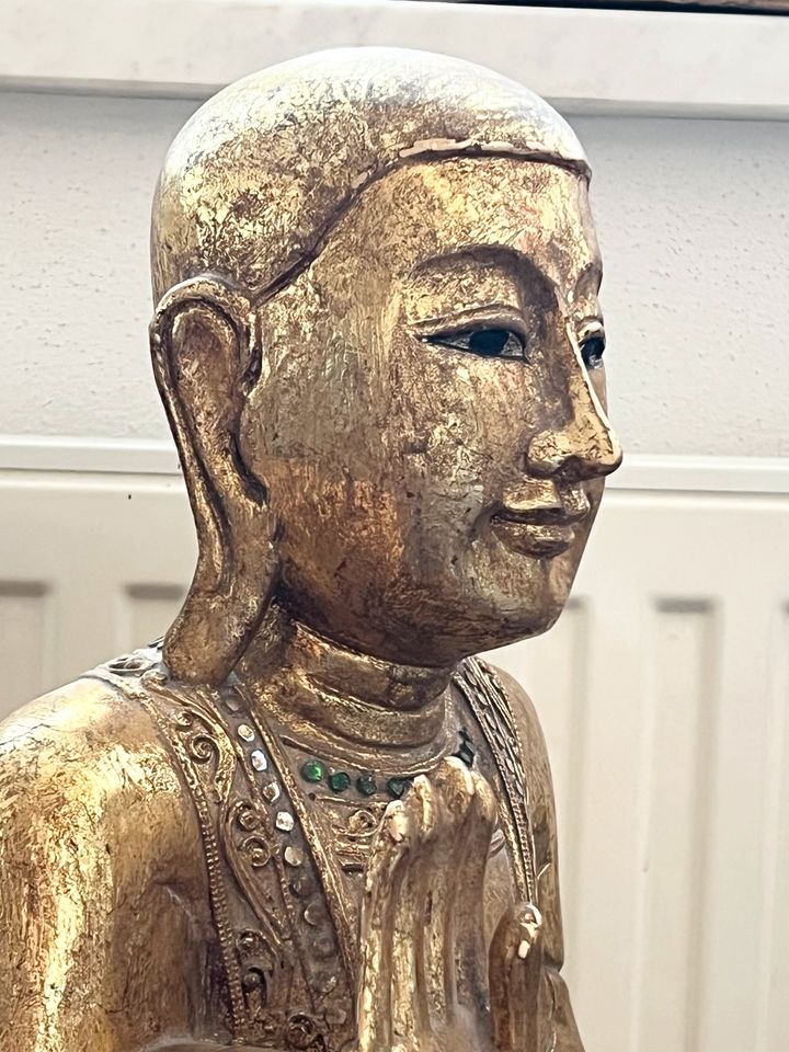 Wunderschöner Holzbuddha mit Blattgold aus Thailand. 46cm in Neufahrn