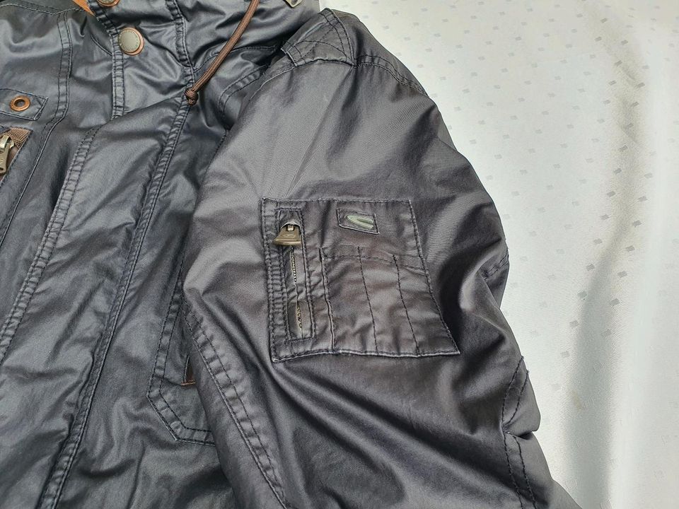 Camel Aktive Jacke mit Kapuze  Premium  Qualität  Gr. 52/54 in Celle