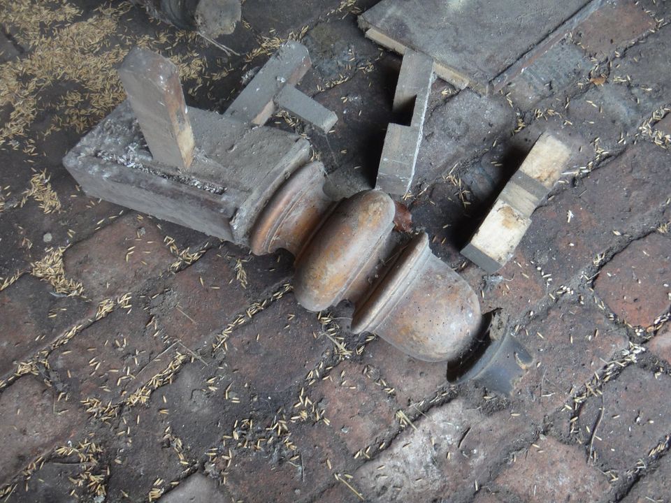 Billard Alt Antik Holz Kegelbillard Tisch Syring in Doberlug-Kirchhain