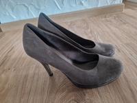 Neuwertige High heels Wildleder Saarbrücken-Halberg - Bübingen Vorschau