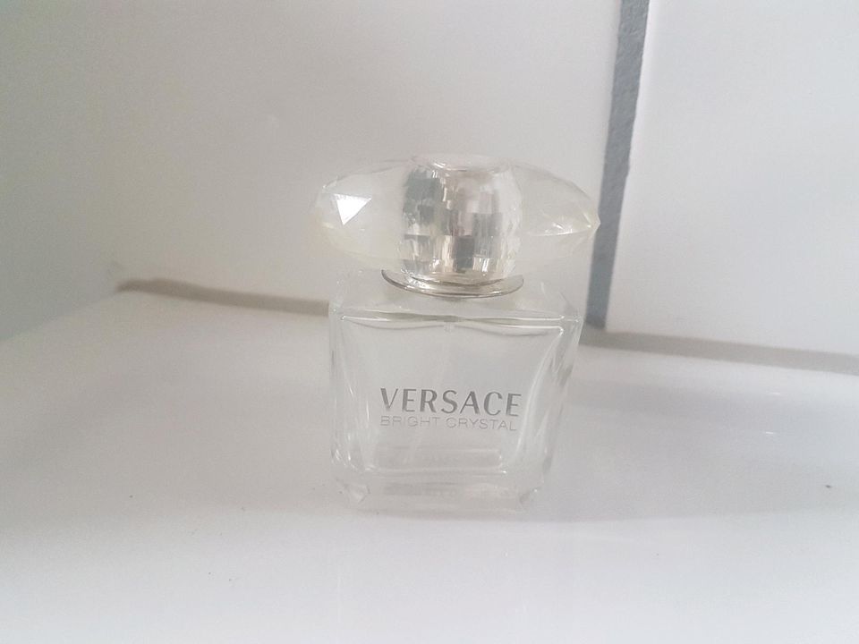 Versace Bright Crystal leere Parfümflasche in Göttingen