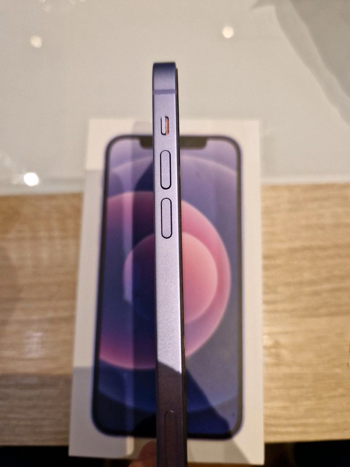 Iphone 12 64gb purple in Magdeburg