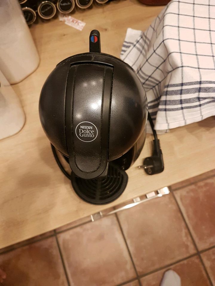 Nescafé Dolce Gusto Kaffeemaschine in Kreuzau