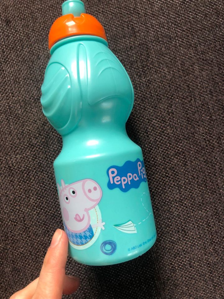 Peppa Wutz Trinkflasche in Auerbach