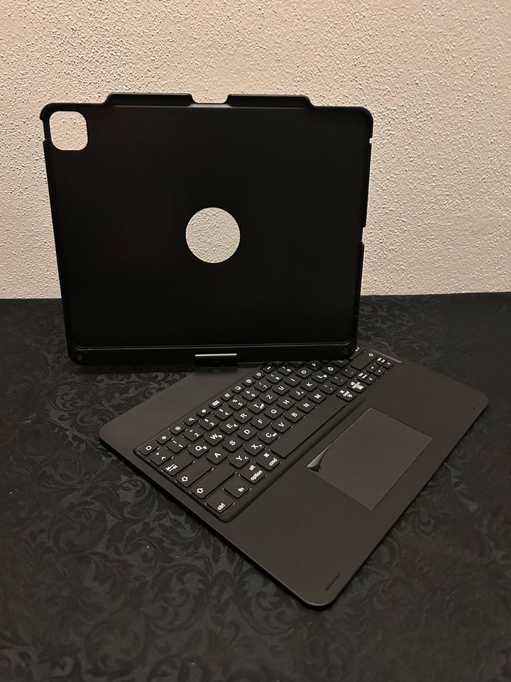 Wireless Keyboard iPad Case in schwarz für iPad Pro 12,9“ in Mering