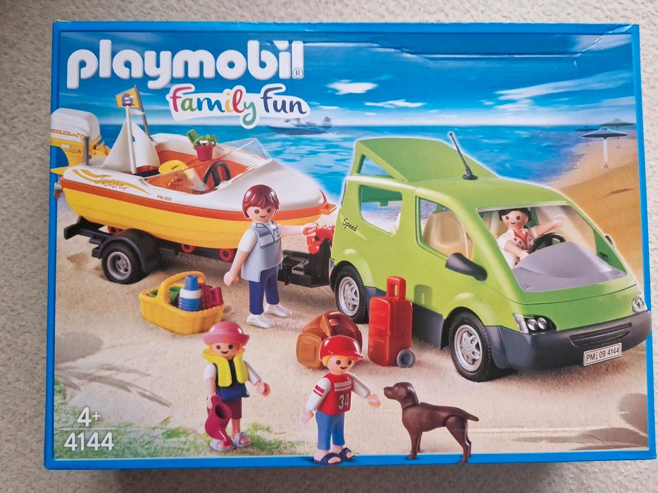 Playmobil 4144 "Van mit Bootanhänger" in Neuhof