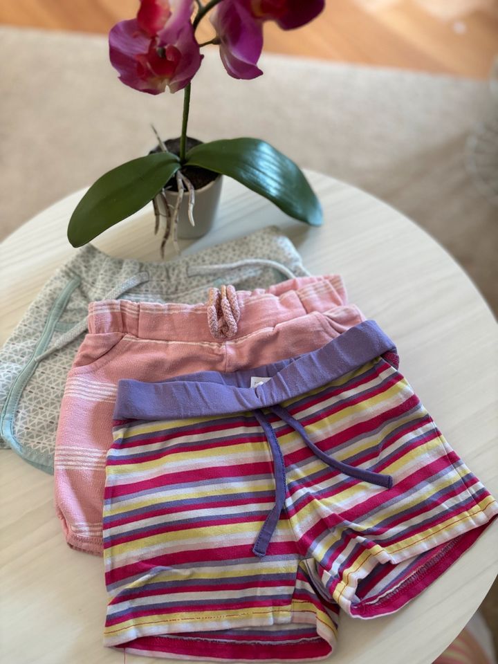 Bunte Shorts Vertbaudet 104 in Celle