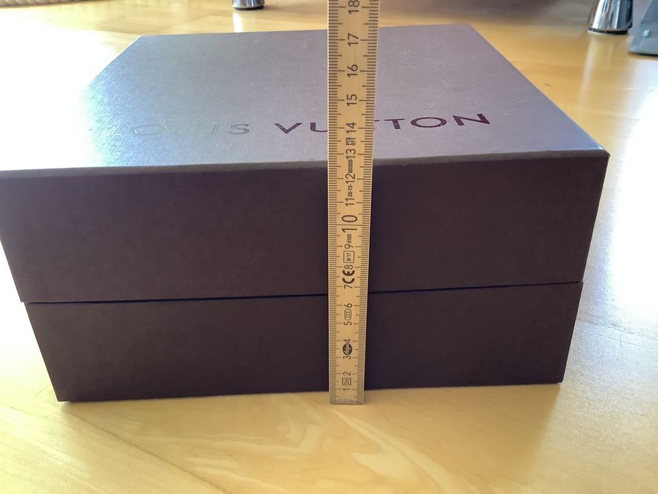 Louis Vuitton Verpackungen ORIGINAL in Gauting