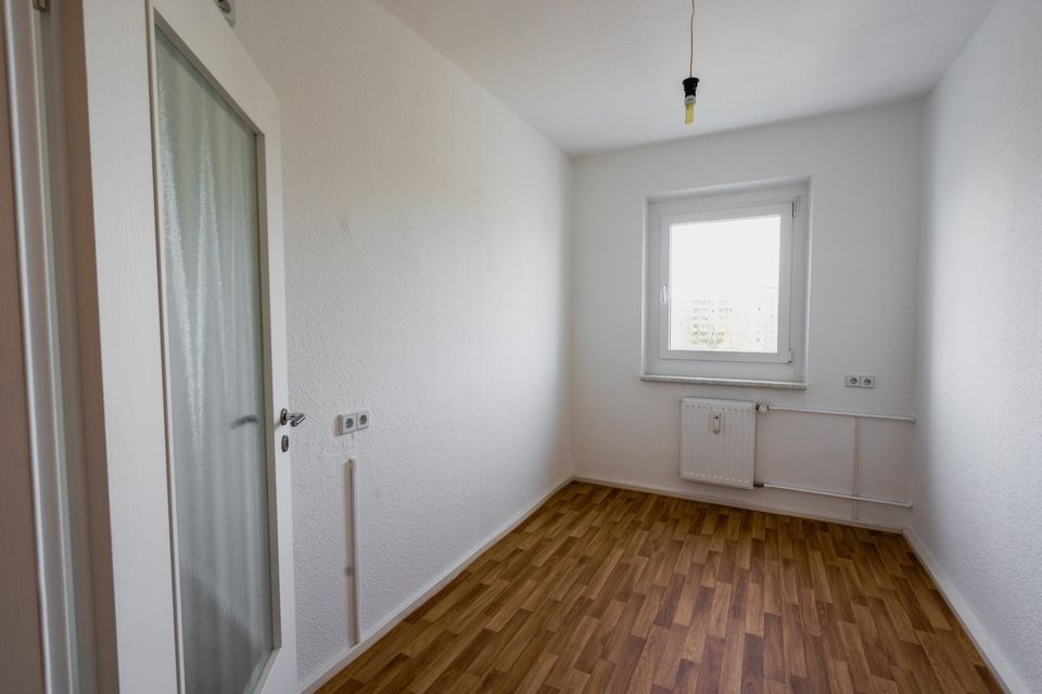 Direkt vom Eigentümer > Maklerkosten gespart , sanierte 4,5 Zimmer-Wohnung, Hohenschönhausen in Berlin