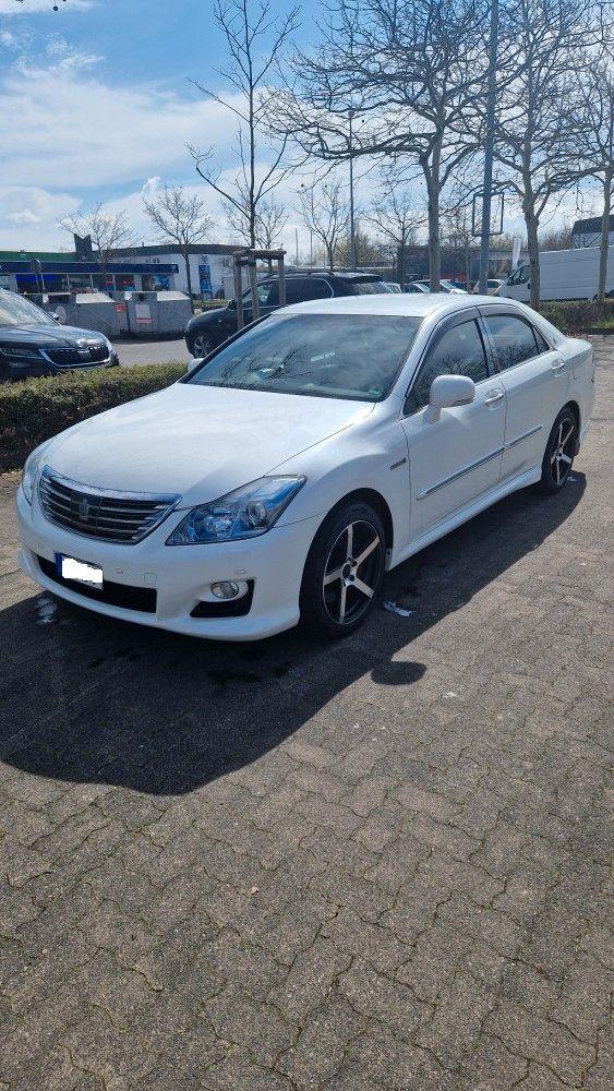 Abbildung des Autos Toyota Crown