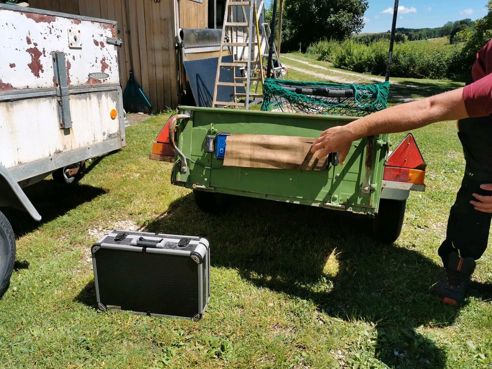 Praktischer Anhänger 500kg in Münsingen