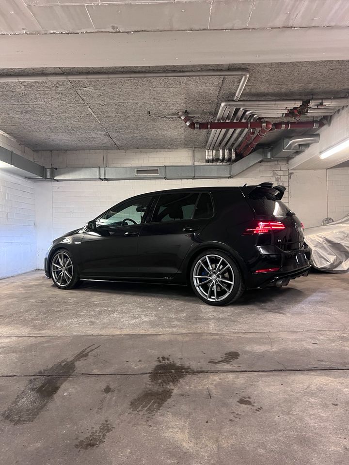 Volkswagen Golf 7 R 2.0 Tsi 4 Motion Dynaudio Panorama APR no opf in Berlin