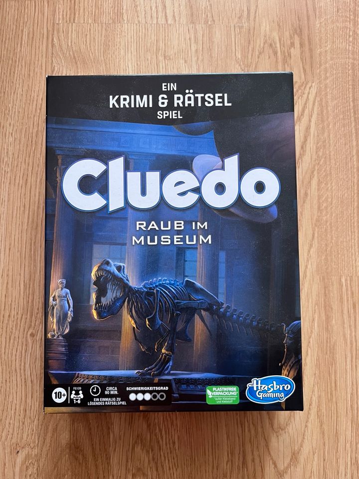 Cluedo “Raub im Museum” Gesellschaftsspiel neuwertig in Leipzig