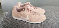 NIKE Sneaker VENTURE RUNNER Gr. 44 NEUwertig rosa OVP Niedersachsen - Tostedt Vorschau