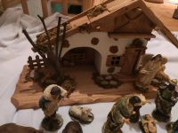 Weihnachtskrippe Holz mit Figuren Niedersachsen - Adelheidsdorf Vorschau