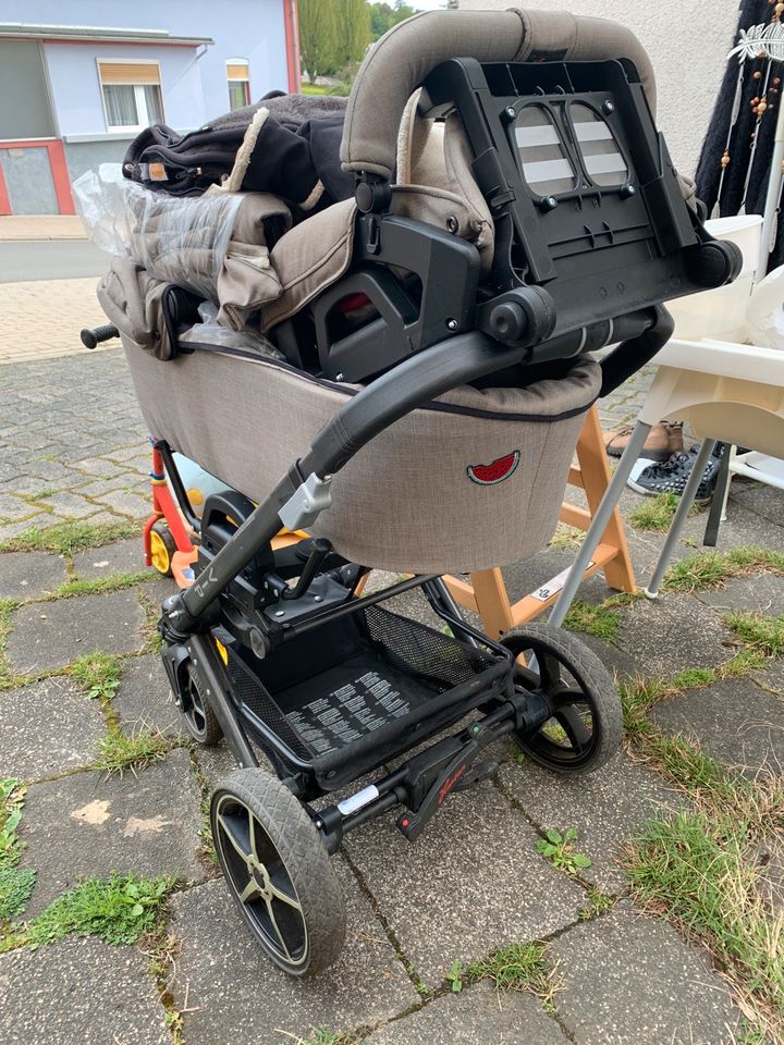 Hartan Kinderwagen mit Wanbe und Sportsitz in Solms