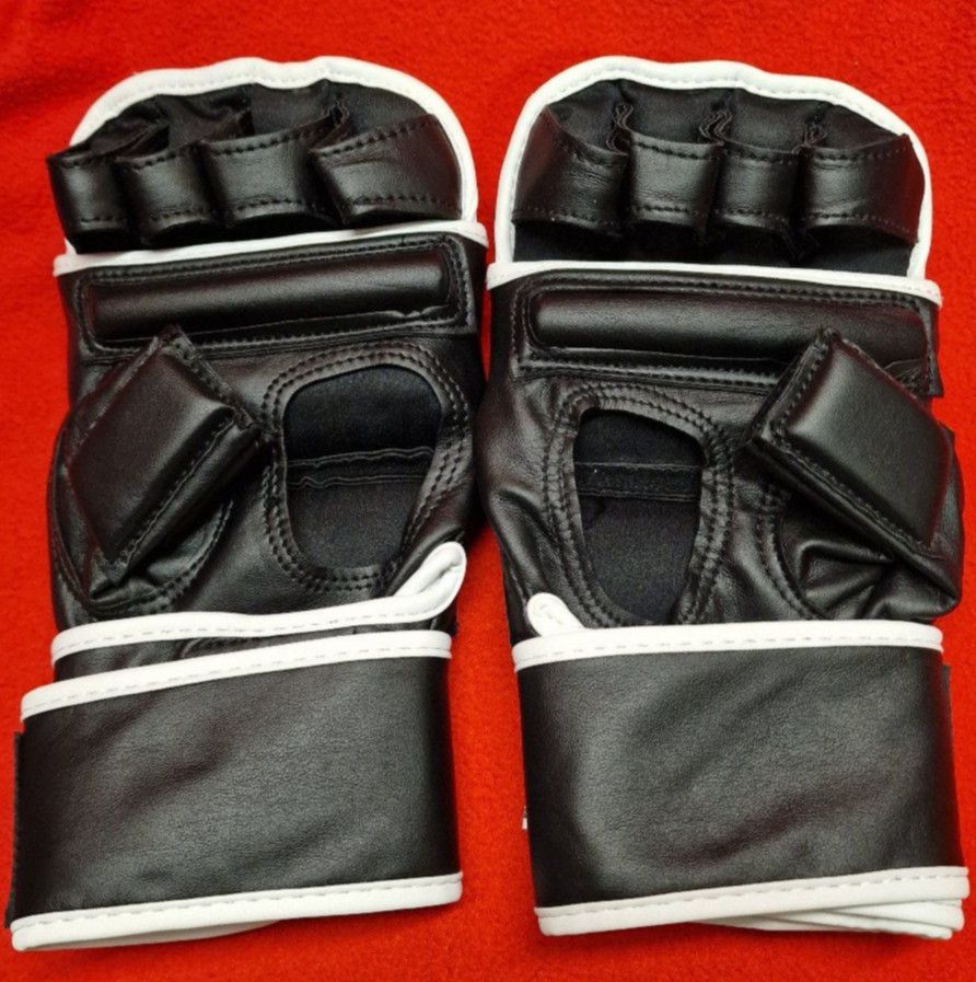 BadCompany MMA Gloves Black Viper Größe L -wie neu- in Brachbach