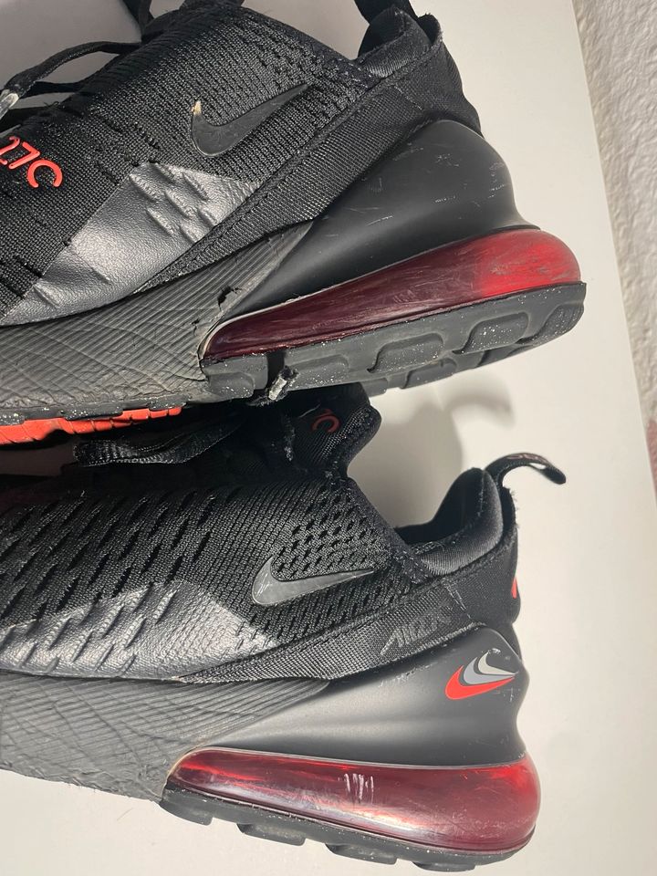 Nike Air Max 270 schwarz/rot Gr. 39 in Pampow